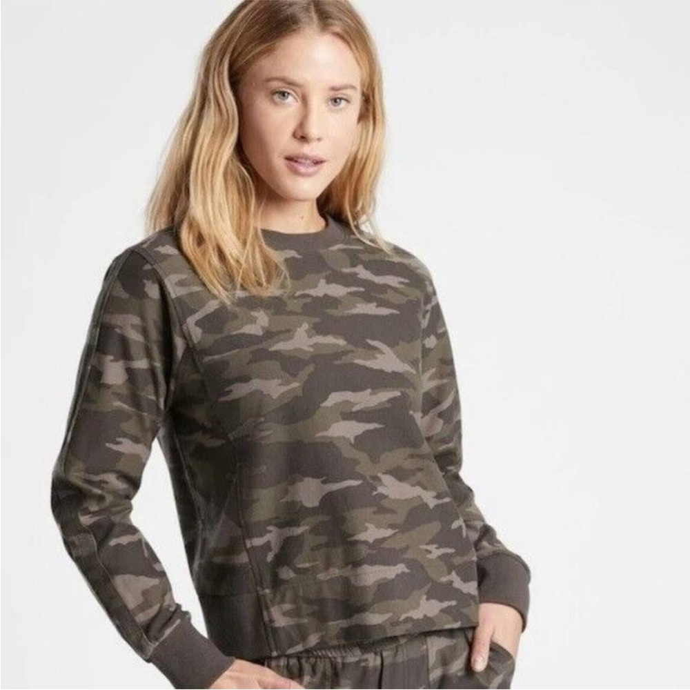Athleta Farallon Camo Sweatshirt in Size Small